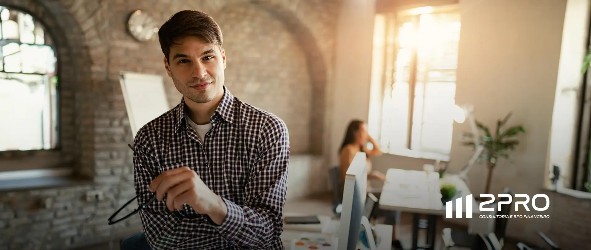 Empreendedor ciente do que precisa para abrir sua empresa